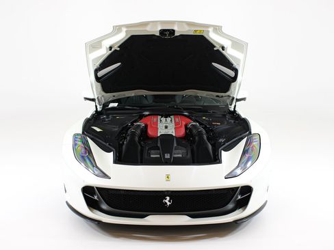 Used 2020 Ferrari 812 Superfast RWD image 63