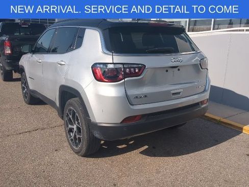 Used 2024 Jeep Compass Limited AWD/4WD image 4