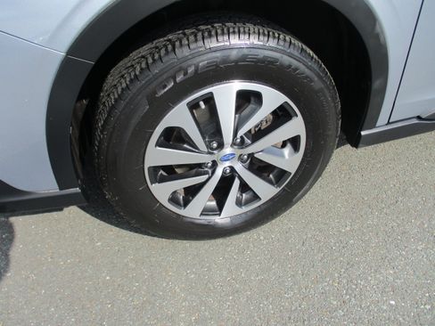 Used 2020 Subaru Outback Premium AWD/4WD image 9