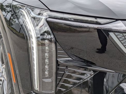 New 2026 Cadillac Optiq Sport 1 image 10