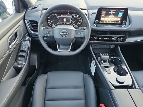 New 2026 Nissan Rogue SV image 7