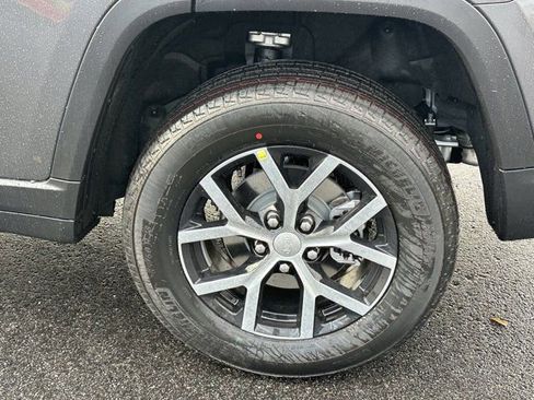 New 2025 Jeep Grand Cherokee Limited w/ Luxury Tech Group II image 18