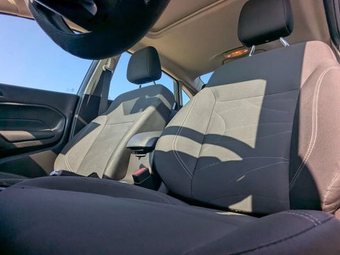Used 2017 Ford Fiesta SE FWD image 9