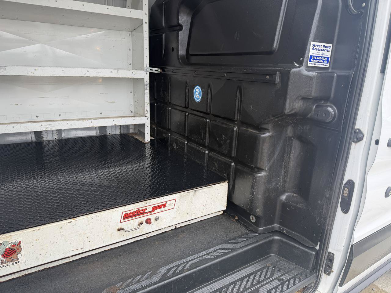 Used 2019 Ford Transit 250 148 Medium Roof RWD image 15