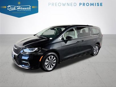 Used 2023 Chrysler Pacifica Touring-L