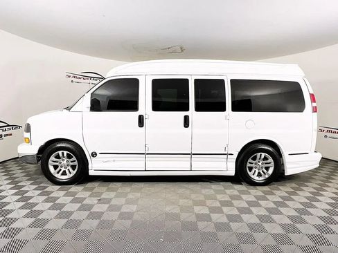 Used 2004 GMC Savana 1500 w/ Preferred Equipment Group image 5