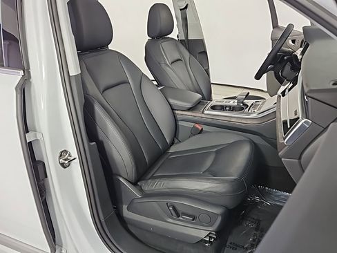 Used 2020 Audi Q7 3.0T Premium image 19