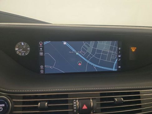 Used 2019 Lexus LS 500h AWD image 33