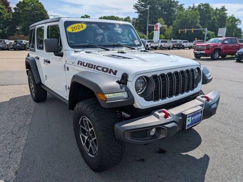 Used 2024 Jeep Wrangler Unlimited Rubicon AWD/4WD image 8