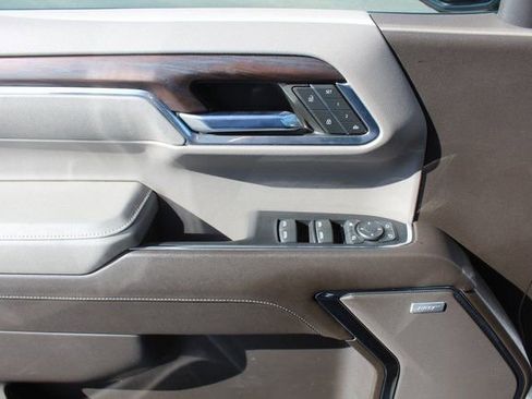 Used 2023 GMC Sierra 1500 SLT image 36