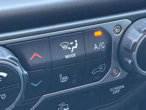 Used 2022 Jeep Wrangler Unlimited Sport AWD/4WD image 30