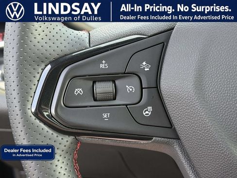 Used 2025 Chevrolet Trax RS w/ Sunroof Package FWD image 23