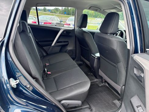 Used 2018 Toyota RAV4 LE w/ All Weather Liner Package FWD image 15