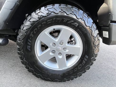 Used 2018 Jeep Wrangler Sport AWD/4WD image 20