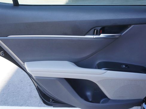 Used 2019 Toyota Camry LE image 28