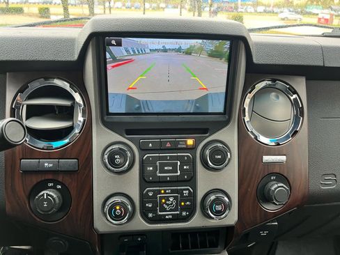 Used 2016 Ford F250 Lariat w/ Lariat Interior Package image 23