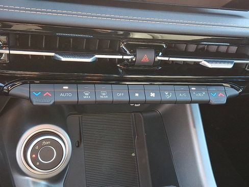 New 2025 Alfa Romeo Tonale w/ Premium Package image 12