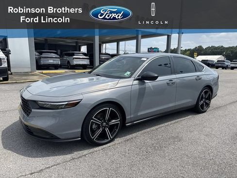 Used 2024 Honda Accord Sport image 1