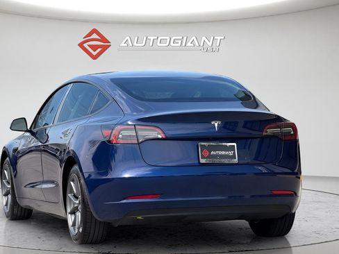 Used 2023 Tesla Model 3 Standard Range image 9