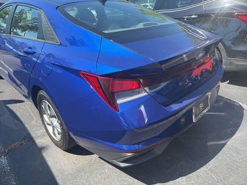 Used 2023 Hyundai Elantra SE FWD image 8
