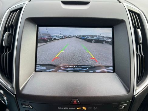 Used 2019 Ford Edge Titanium image 25