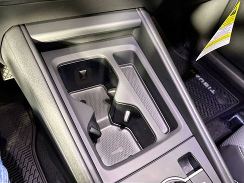 New 2026 Volkswagen Tiguan SE image 15