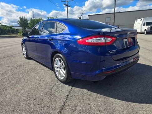 Used 2016 Ford Fusion SE FWD image 5