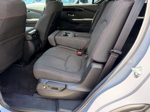 Used 2025 Honda Pilot Sport image 10