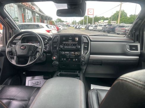 Used 2021 Nissan Titan PRO-4X w/ Pro-4x Convenience Package AWD/4WD image 15