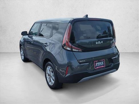 Used 2025 Kia Soul LX w/ LX Technology Package FWD image 8
