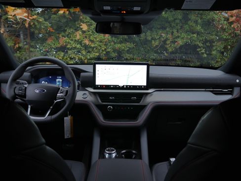 New 2026 Ford Explorer ST-Line w/ ST-Line Street Pack image 10