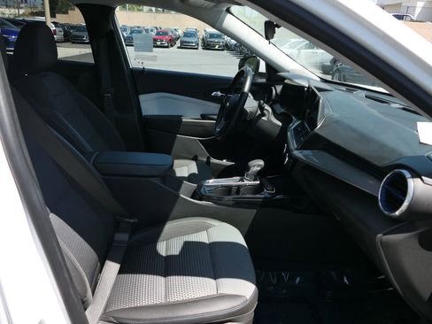 Used 2024 Chevrolet Trax LT w/ Driver Confidence Package FWD image 26