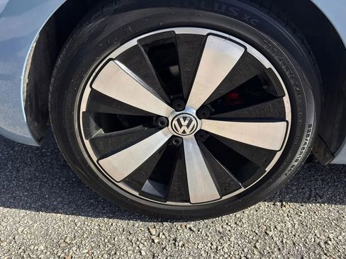 Used 2014 Volkswagen Beetle R-Line image 23