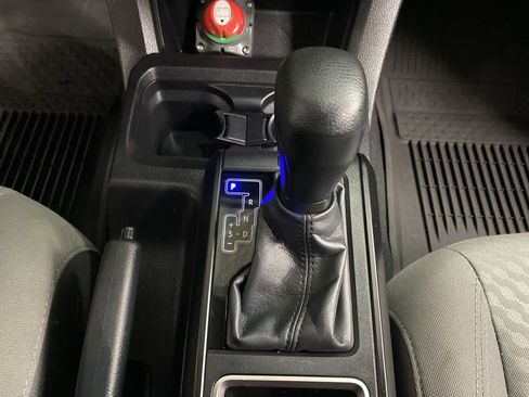 Used 2022 Toyota Tacoma SR image 24