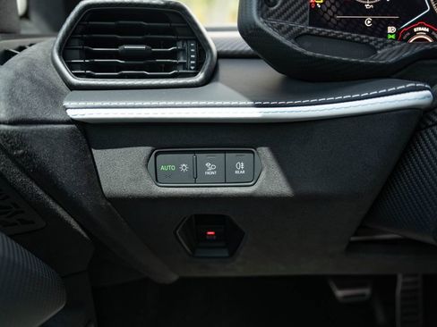 Used 2025 Lamborghini Revuelto AWD/4WD image 15