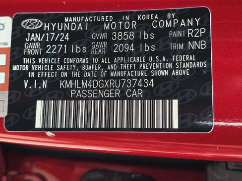 Certified 2024 Hyundai Elantra SEL FWD image 32