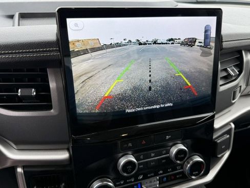Used 2024 Ford Expedition XLT RWD image 16