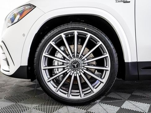New 2026 Mercedes-Benz GLA 35 AMG 4MATIC image 6