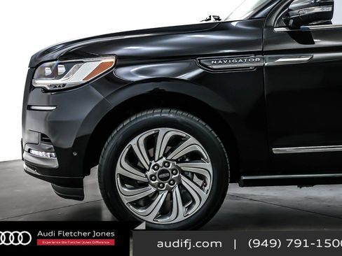 Used 2024 Lincoln Navigator Reserve image 10