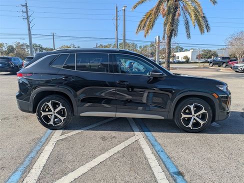 Certified 2025 Volkswagen Tiguan SE image 15