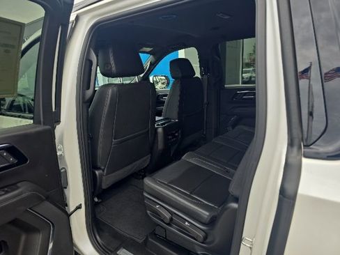 Used 2025 Chevrolet Suburban Z71 AWD/4WD image 28