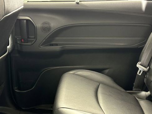 Used 2023 Toyota Sienna XSE w/ XSE Plus Package AWD/4WD image 23