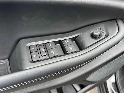 New 2025 Jeep Grand Cherokee Altitude image 15