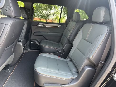 New 2026 GMC Acadia AT4 w/ Luxury Package AWD/4WD image 20