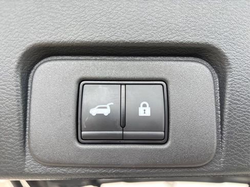 Certified 2025 Nissan Rogue Platinum image 14