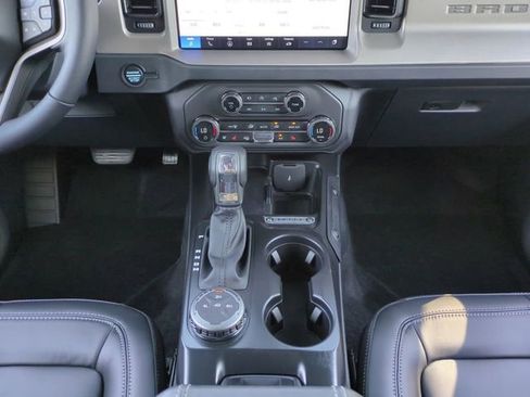 New 2026 Ford Bronco Outer Banks AWD/4WD image 18