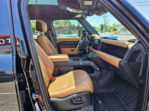 Used 2023 Land Rover Defender 110 V8 image 10