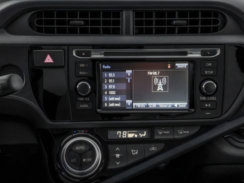 Used 2016 Toyota Prius C Four image 10