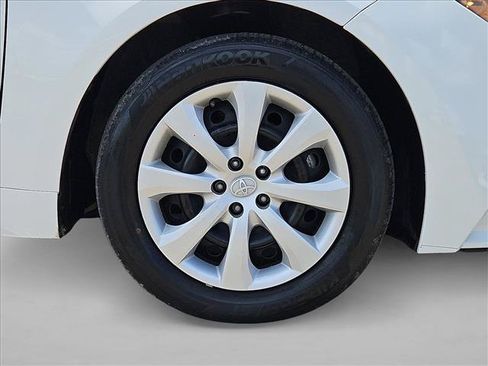 Used 2024 Toyota Corolla LE FWD image 22