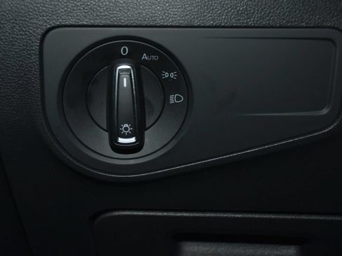 Used 2022 Volkswagen Tiguan SE AWD/4WD image 18